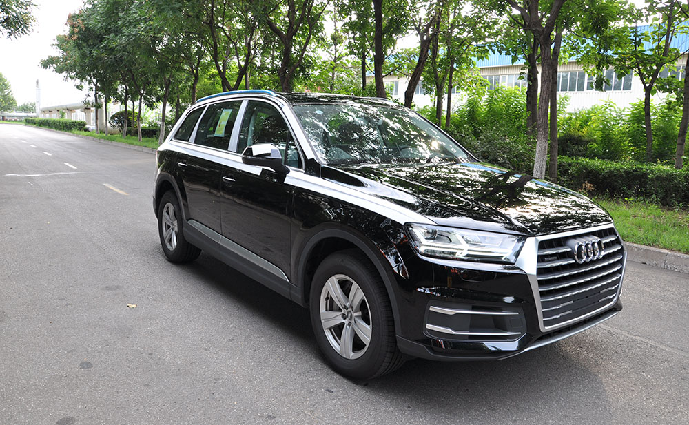 奧迪Q7越野車